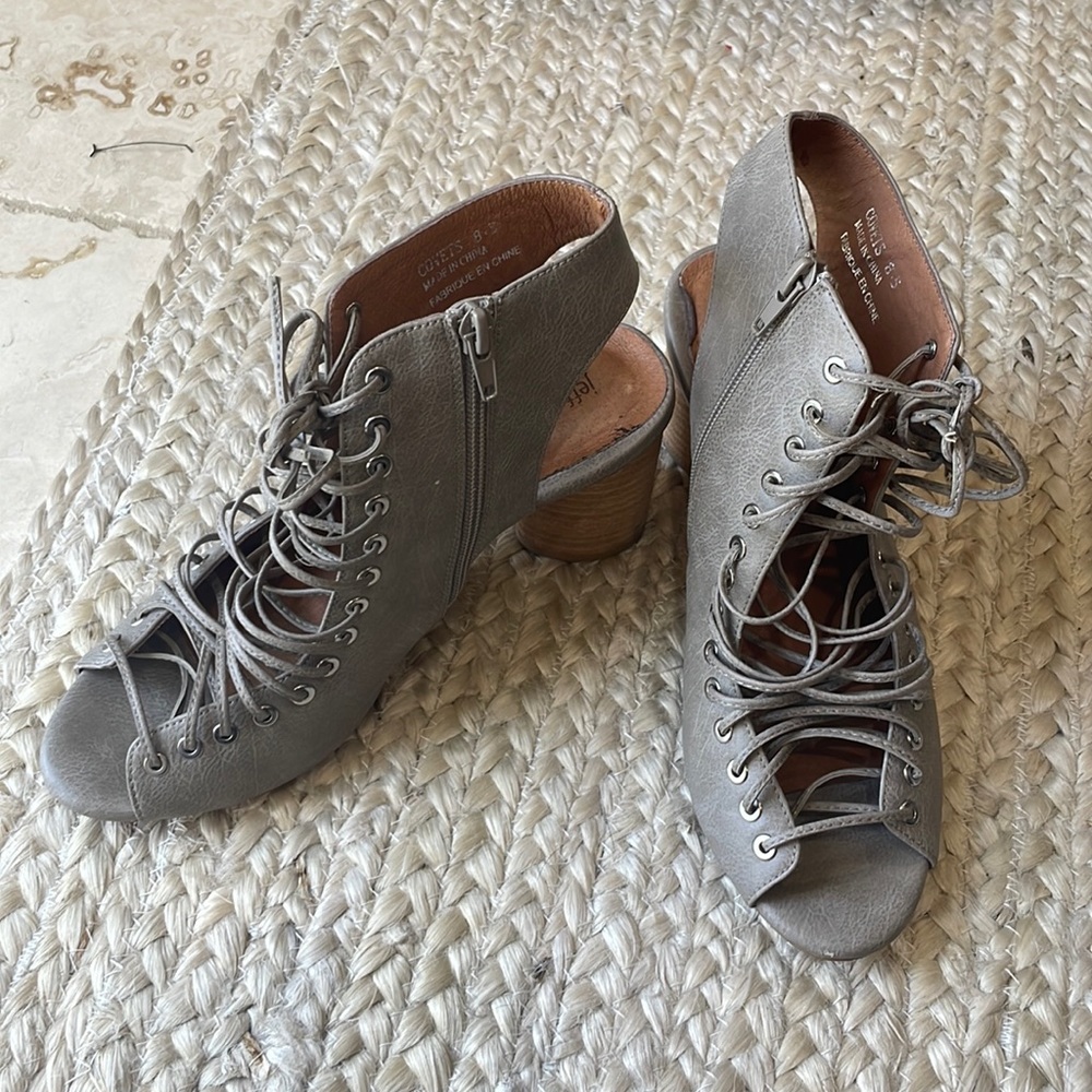 Jeffrey Campbell Cover Lace up Sandal (8.5)